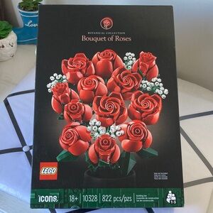 LEGO Botanical Collection Red and Green Rose Bouquet (Brand New)